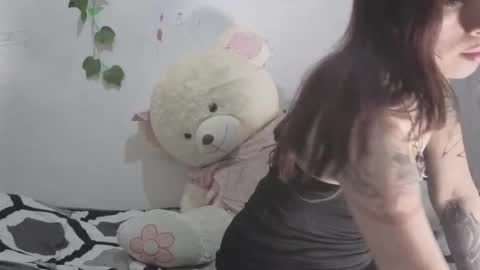 Snapshot of myagosling13 chatting on 05-07-26, 12:49 miagosling NTMU Dont forget follow me online show from 05-07-26, 12:49