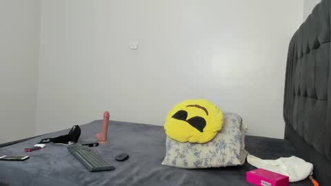 Snapshot of myah_love chatting on 06-12-26, 08:30 myah_love online show from 06-12-26, 08:30