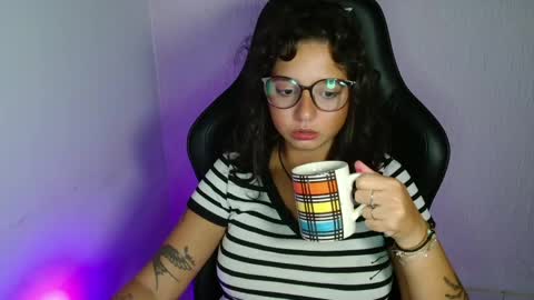 Snapshot of myamillor chatting on 05-28-26, 09:12 myamillor online show from 05-28-26, 09:12