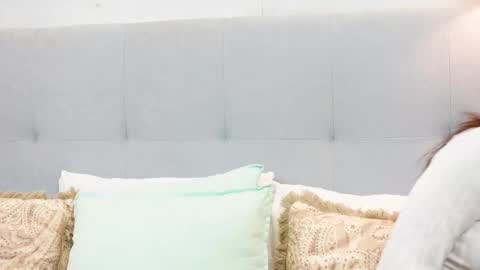 Snapshot of myamuse chatting on 10-14-25, 05:52 MyaMuse online show from 10-14-25, 05:52