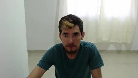 Snapshot of myke_xxx chatting on 12-17-24, 12:00 mike online show from 12-17-24, 12:00