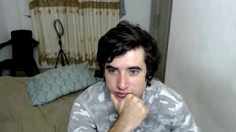 Snapshot of myke_xxx chatting on 10-30-25, 01:51 mike online show from 10-30-25, 01:51