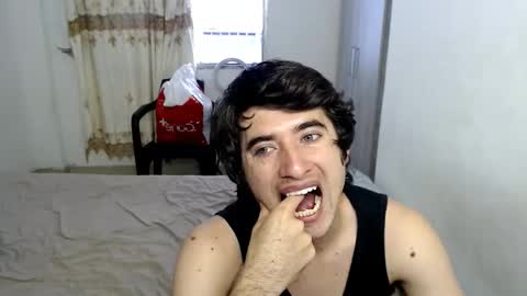 Snapshot of myke_xxx chatting on 10-30-25, 07:25 mike online show from 10-30-25, 07:25