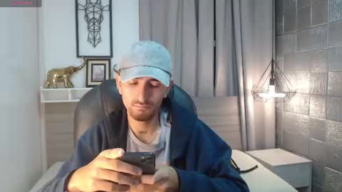Snapshot of mykecastle chatting on 07-26-26, 03:36 Im Mike online show from 07-26-26, 03:36