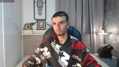 Snapshot of mykecastle chatting on 07-29-26, 03:26 Im Mike online show from 07-29-26, 03:26