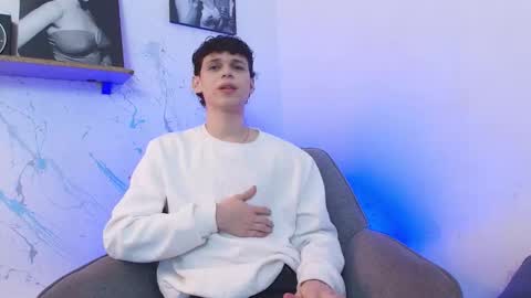 Snapshot of mykelcano chatting on 10-25-25, 06:10 Mykel online show from 10-25-25, 06:10