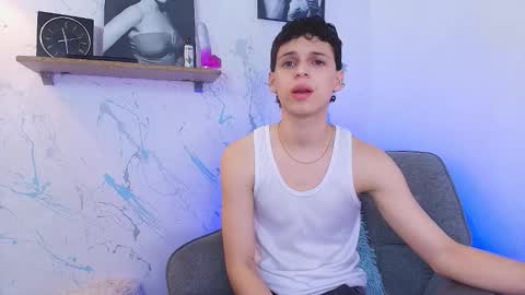 Snapshot of mykelcano chatting on 10-26-25, 02:01 Mykel online show from 10-26-25, 02:01