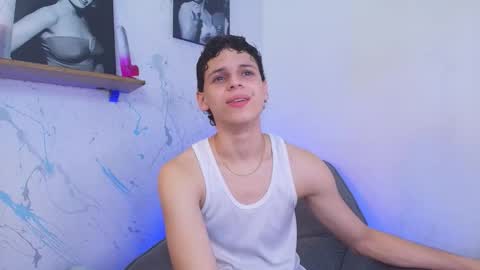 Snapshot of mykelcano chatting on 10-27-25, 06:17 Mykel online show from 10-27-25, 06:17