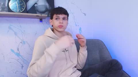 Snapshot of mykelcano chatting on 10-29-25, 02:52 Mykel online show from 10-29-25, 02:52