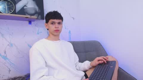 Snapshot of mykelcano chatting on 11-01-25, 02:41 Mykel online show from 11-01-25, 02:41