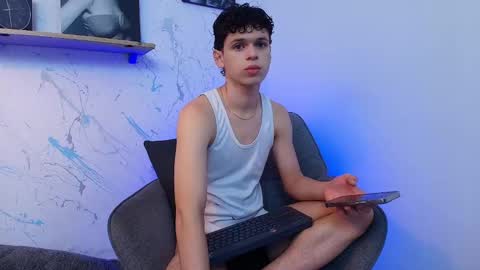 Snapshot of mykelcano chatting on 11-09-25, 05:11 Mykel online show from 11-09-25, 05:11