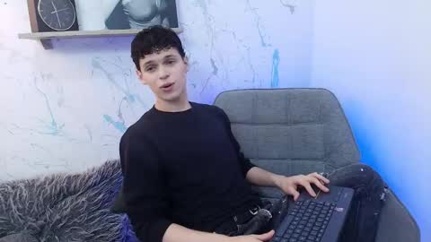 Snapshot of mykelcano chatting on 11-11-25, 03:01 Mykel online show from 11-11-25, 03:01