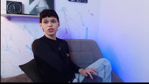 Snapshot of mykelcano chatting on 11-20-25, 01:55 Mykel online show from 11-20-25, 01:55