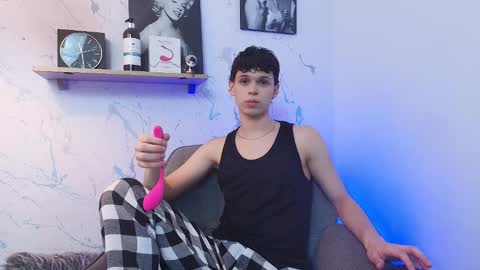 Snapshot of mykelcano chatting on 11-25-25, 06:46 Mykel online show from 11-25-25, 06:46