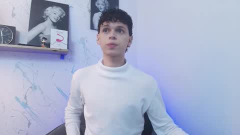 Snapshot of mykelcano chatting on 12-01-25, 05:29 Mykel online show from 12-01-25, 05:29