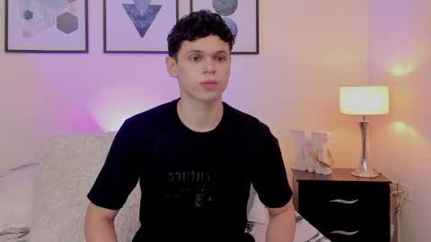 Snapshot of mykelcano chatting on 05-17-26, 06:48 Mykel online show from 05-17-26, 06:48