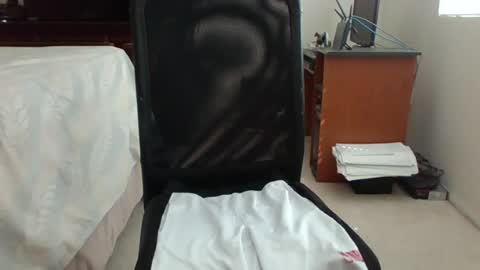 Snapshot of mymyfoggy chatting on 07-11-26, 10:22 mymyfoggy online show from 07-11-26, 10:22