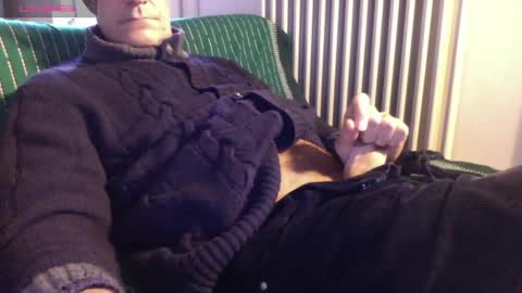 Bi sexy guy lovense hush is on private is open or password show tip if you like. online show from 02-06-25, 03:31