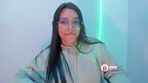 Snapshot of mypretty_isabella chatting on 09-10-25, 07:08 Bella online show from 09-10-25, 07:08