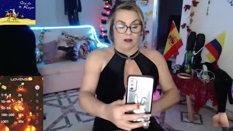 Snapshot of myrnasexxx chatting on 01-07-25, 01:59 Myrna Sessions online show from 01-07-25, 01:59
