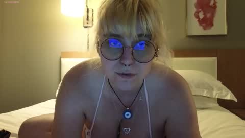 Myrtle Faust online show from 01-15-26, 04:39