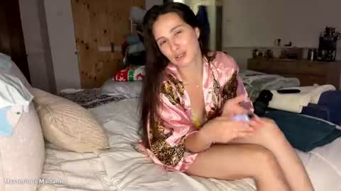 mysteriousmadam_ online show from 07-15-26, 04:34