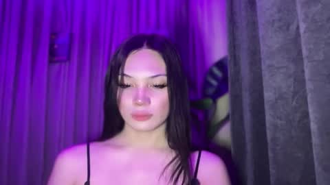 UR GIRL NEXTDOOR online show from 03-08-26, 07:45