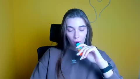 Snapshot of mysticamelia chatting on 07-12-26, 05:53 Amelia online show from 07-12-26, 05:53