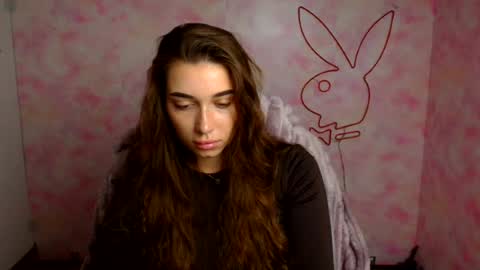 Snapshot of mysticamelia chatting on 07-23-26, 06:11 Amelia online show from 07-23-26, 06:11