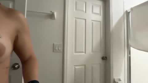 Snapshot of mysticlust09 chatting on 11-16-25, 11:43 Mysticlust online show from 11-16-25, 11:43