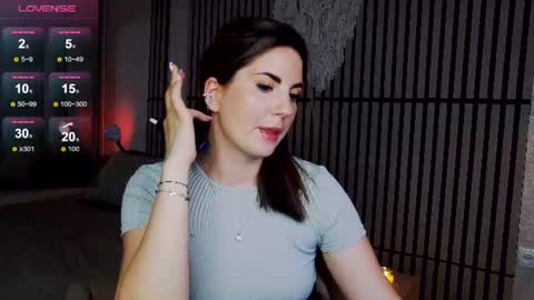 Snapshot of mystique_girl_ chatting on 07-08-26, 06:34 Angeline online show from 07-08-26, 06:34