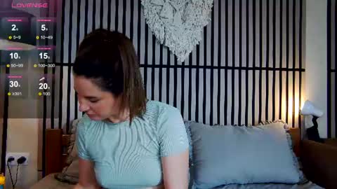 Snapshot of mystique_girl_ chatting on 07-20-26, 04:31 Angeline online show from 07-20-26, 04:31
