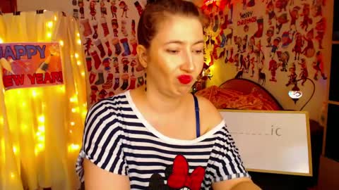 Snapshot of mystydew chatting on 01-28-25, 12:54 MystyDew online show from 01-28-25, 12:54