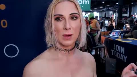 Snapshot of mzjadenyxxx chatting on 10-25-25, 01:02 Jade Nyxxx online show from 10-25-25, 01:02