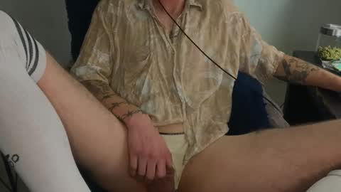 Snapshot of n0lly93 chatting on 05-05-26, 07:33 n0lly93 online show from 05-05-26, 07:33