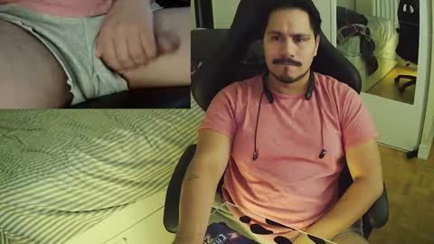 Snapshot of n0ttheface chatting on 11-12-25, 12:00 N0ttheFace online show from 11-12-25, 12:00