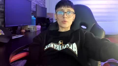 Snapshot of n3utro444 chatting on 06-16-26, 11:40 n3utro444 online show from 06-16-26, 11:40