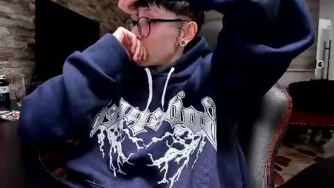 Snapshot of n3utro444 chatting on 06-18-26, 03:16 n3utro444 online show from 06-18-26, 03:16