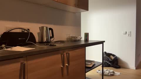 n_buzzy online show from 03-24-26, 05:23