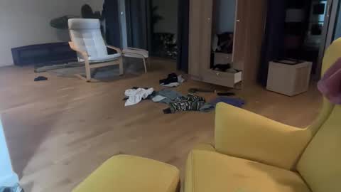 n_buzzy online show from 04-21-26, 11:18