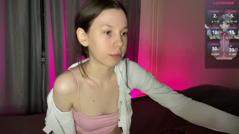 Snapshot of na_prikole_ chatting on 01-23-25, 10:33 Vanessa and Julia  online show from 01-23-25, 10:33