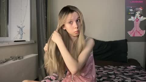 Snapshot of na_prikole_ chatting on 02-27-25, 06:20 Vanessa and Julia  online show from 02-27-25, 06:20