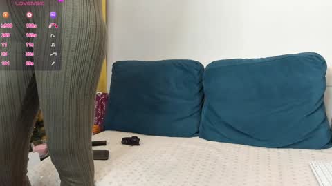 Snapshot of nadeen_ chatting on 12-14-24, 06:41 Nadia online show from 12-14-24, 06:41