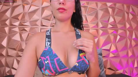 Snapshot of nadiajalil chatting on 05-04-26, 08:27 nadiajalil online show from 05-04-26, 08:27