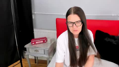Snapshot of nadiatrue chatting on 07-16-26, 05:19 nadiatrue online show from 07-16-26, 05:19