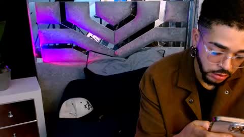 Snapshot of naduu__xx chatting on 10-25-25, 03:58 naduu__xx online show from 10-25-25, 03:58