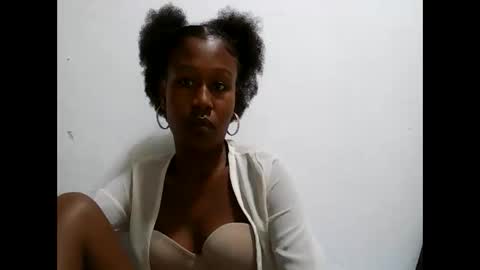 Snapshot of nah296652 chatting on 05-26-26, 06:48 nah296652 online show from 05-26-26, 06:48