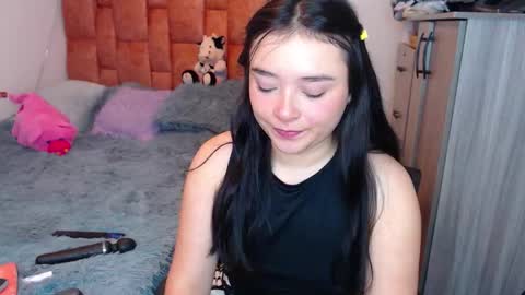 nahia cute     only   online show from 11-21-25, 07:12