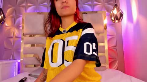 Snapshot of nahia_low chatting on 12-05-24, 07:27  Valeria  online show from 12-05-24, 07:27