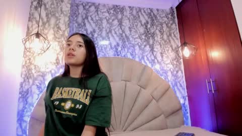 Snapshot of nahia_low chatting on 02-21-25, 03:12  Valeria  online show from 02-21-25, 03:12